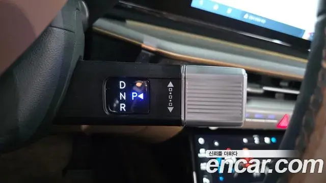 Hyundai Grandeur Hybrid 2023 — ფოტო 19/20