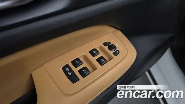 Volvo S60 2021 — ფოტო 35/36