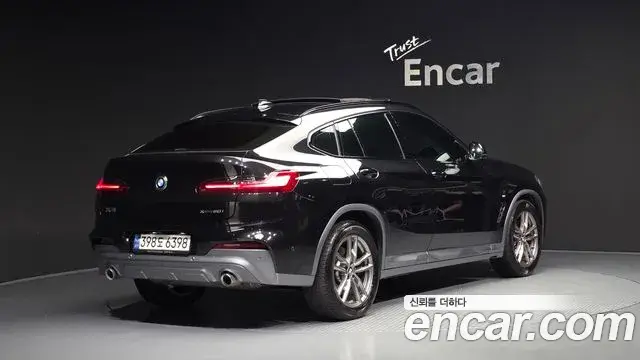 BMW X4 2021 — Şəkil 14/33