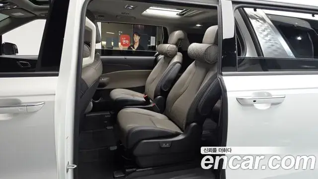 Kia Carnival 2025 — ფოტო 31/35