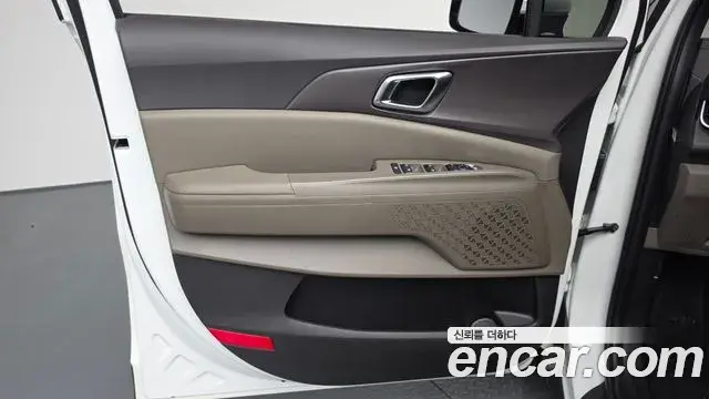 Kia Carnival 2025 — ფოტო 10/35
