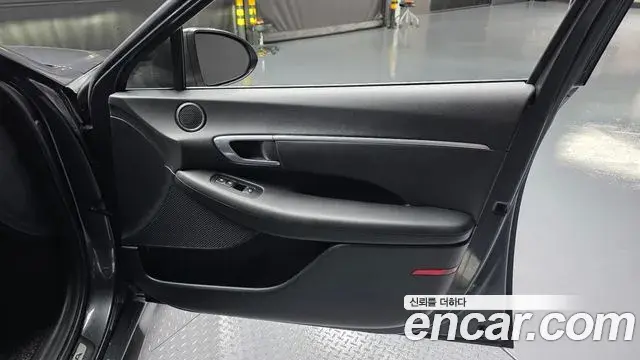Hyundai Sonata Hybrid 2019 — Photo 9/31