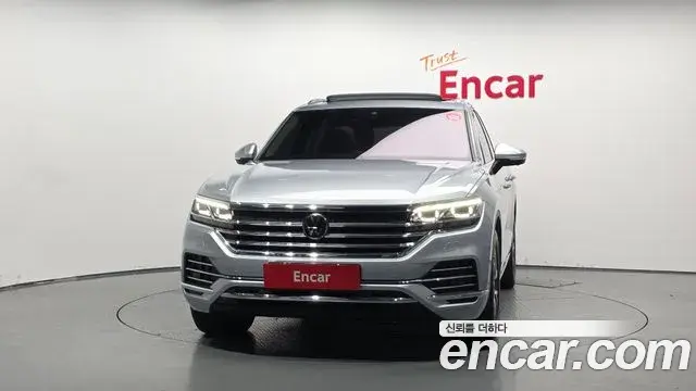 Volkswagen Touareg 2023 — Photo 11/20