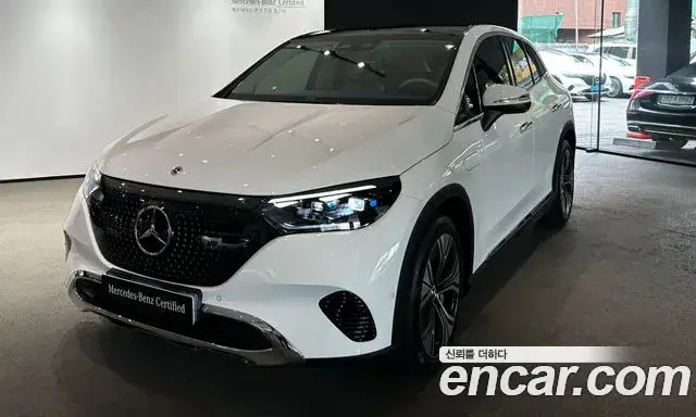 Mercedes-Benz EQE SUV 2026 — Photo 2/17