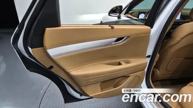 Genesis G80 2025 — ფოტო 8/30
