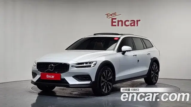 Volvo V60 Cross Country 2024 — Фото 9/20