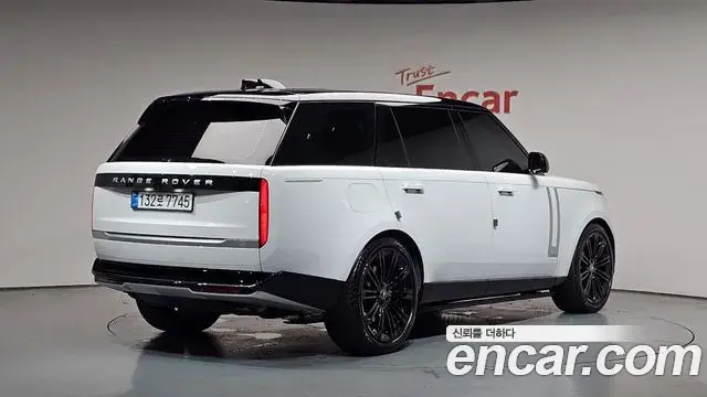 Land Rover Range Rover 2025 — ფოტო 32/38