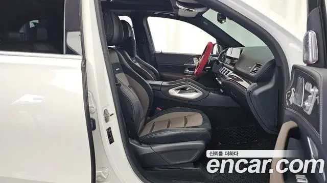 Mercedes-Benz GLE-Class 2020 — Photo 21/37