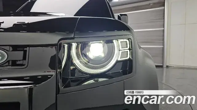 Land Rover Defender 2025 — ფოტო 7/20