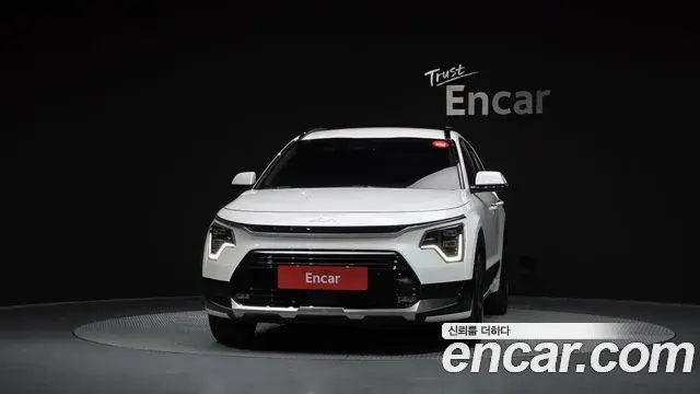 Kia Niro 2024 — ფოტო 19/35