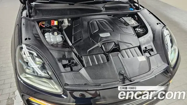 Porsche Cayenne 2019 — Şəkil 24/32