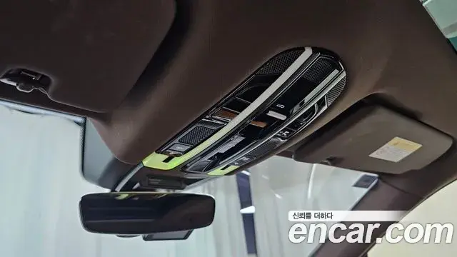 Porsche Cayenne 2019 — Şəkil 16/32
