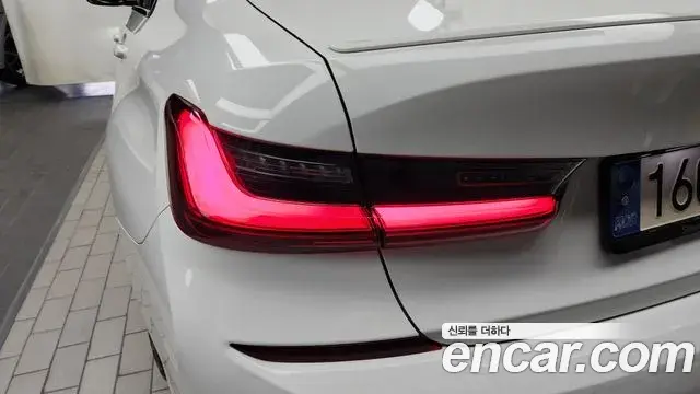 BMW 3 Series 2022 — Şəkil 21/32
