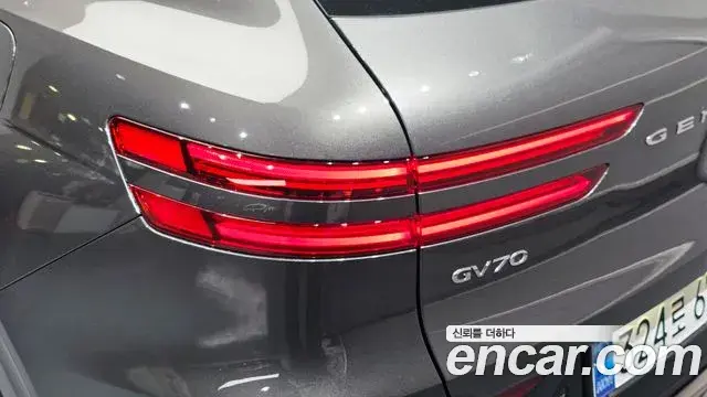 Genesis GV70 2024 — Photo 27/32