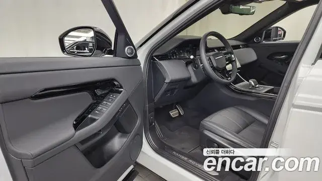 Land Rover Range Rover Evoque 2024 — Photo 2/20