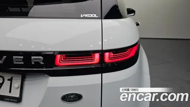 Land Rover Range Rover Evoque 2019 — Şəkil 28/31