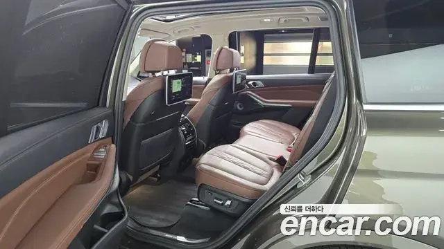 BMW X7 2022 — Şəkil 22/31