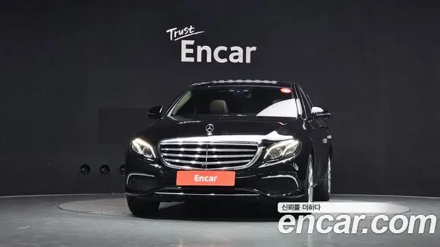Mercedes-Benz E-Class 2018 — Фото 3/20