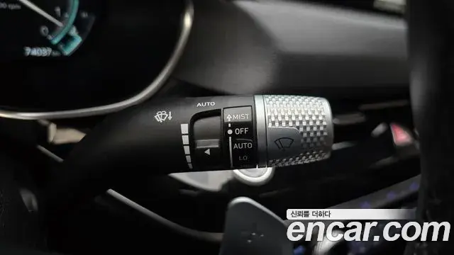Genesis Electrified G80 2022 — Photo 19/20