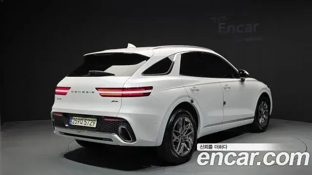 Genesis GV70 2023 — ფოტო 31/32