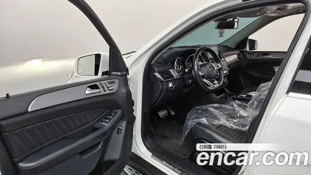 Mercedes-Benz GLE-Class 2018 — Фото 10/20