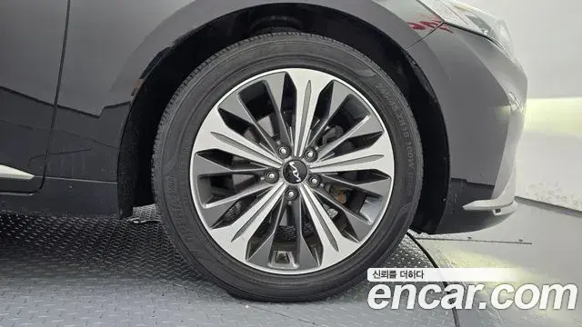 Kia K8 2021 — Photo 4/34