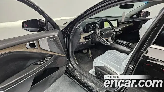 Kia K8 2023 — Photo 10/20
