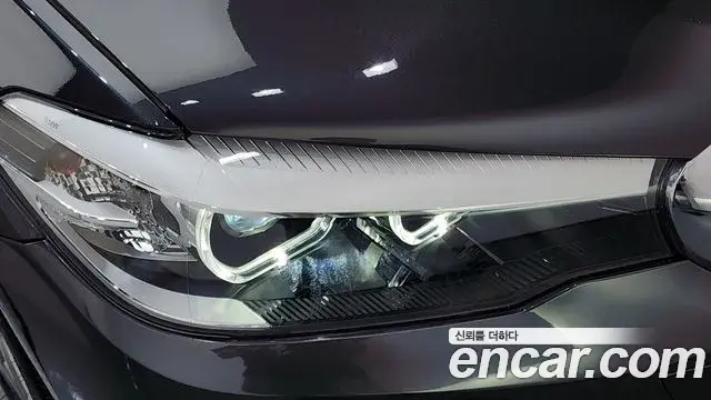 BMW 5 Series 2018 — Photo 31/31