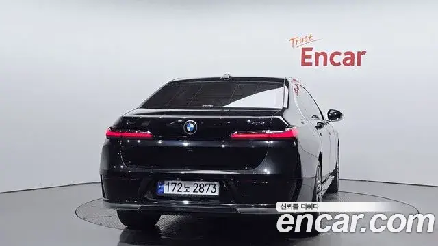 BMW 7 Series 2023 — Photo 18/20