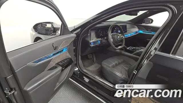 BMW 7 Series 2023 — Photo 16/20