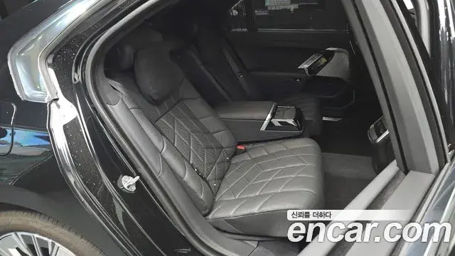 BMW 7 Series 2023 — Photo 19/20