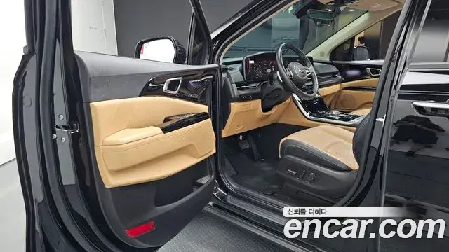 Kia Carnival 2021 — Фото 10/20