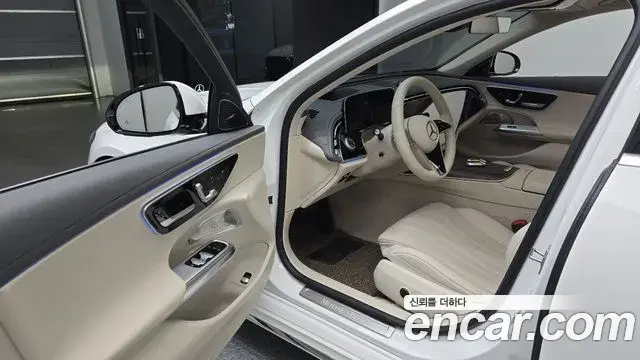 Mercedes-Benz E-Class 2024 — Фото 10/20