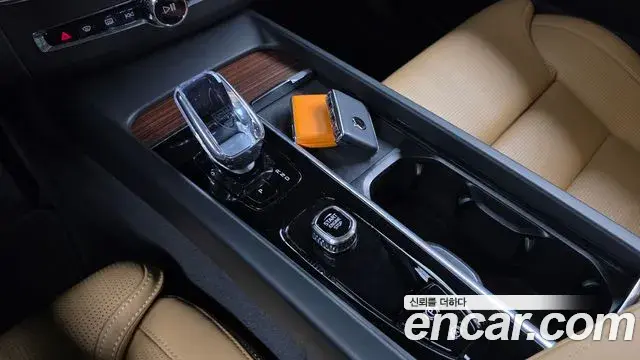 Volvo XC60 2025 — Photo 26/34