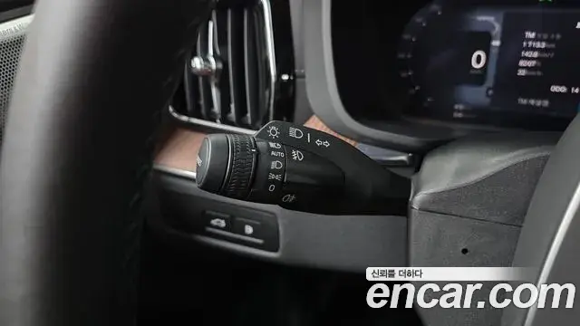 Volvo XC60 2025 — Photo 22/34