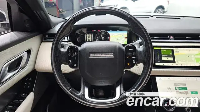Land Rover Range Rover Velar 2018 — ფოტო 23/32