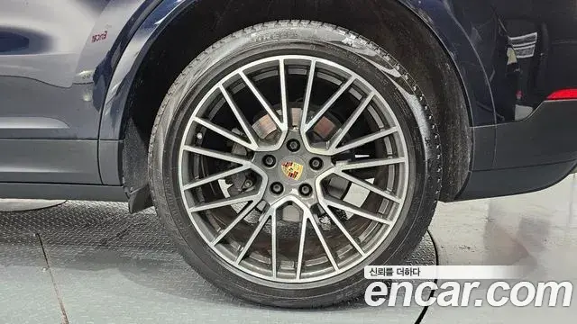 Porsche Cayenne 2019 — Photo 6/33
