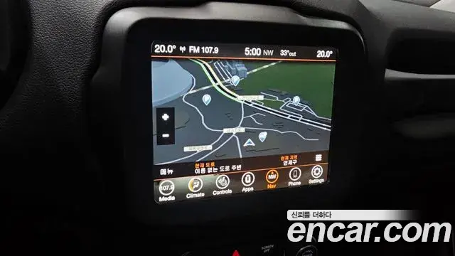 Jeep Renegade 2022 — ფოტო 10/32