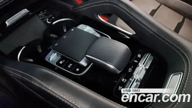 Mercedes-Benz GLE-Class 2021 — ფოტო 9/39