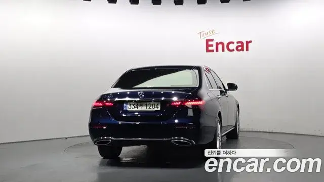 Mercedes-Benz E-Class 2021 — Фото 4/20