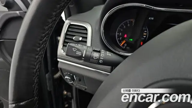 Jeep Grand Cherokee 2019 — ფოტო 19/35