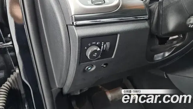 Jeep Grand Cherokee 2019 — ფოტო 17/35