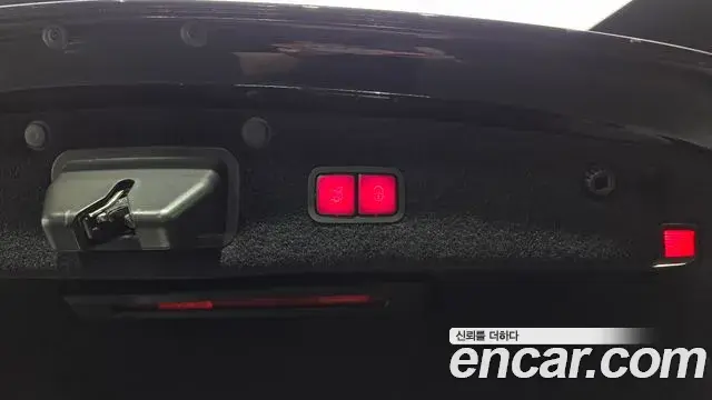 Mercedes-Benz S-Class 2018 — Photo 8/37