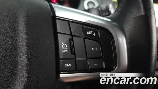 Land Rover Discovery Sport 2019 — ფოტო 26/33