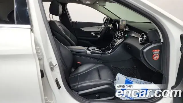 Mercedes-Benz C-Class 2018 — ფოტო 13/20