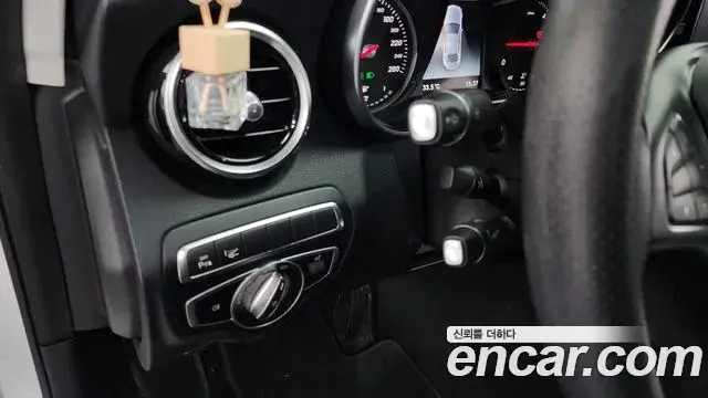 Mercedes-Benz C-Class 2018 — ფოტო 8/20