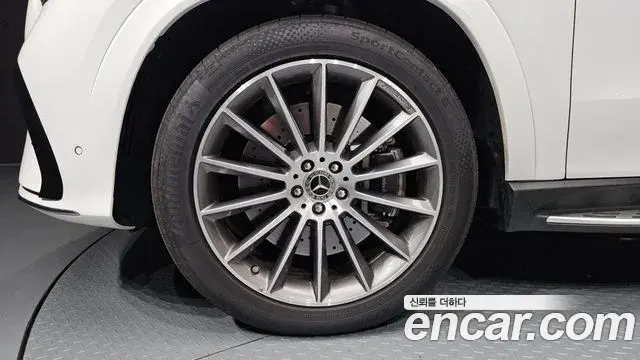 Mercedes-Benz GLE-Class 2023 — Photo 31/33