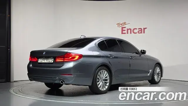 BMW 5 Series 2019 — Şəkil 6/20