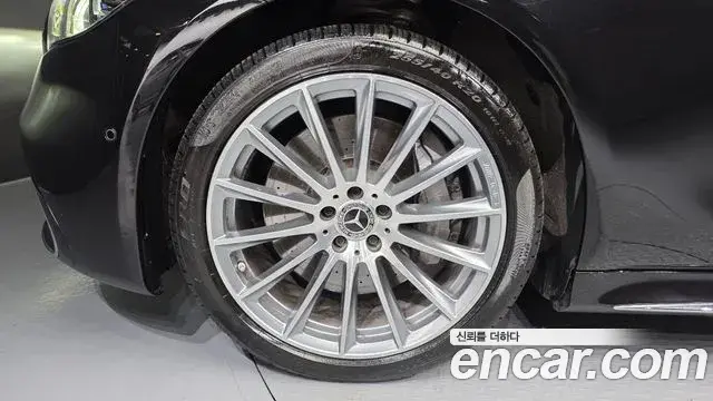 Mercedes-Benz S-Class 2021 — Photo 5/20