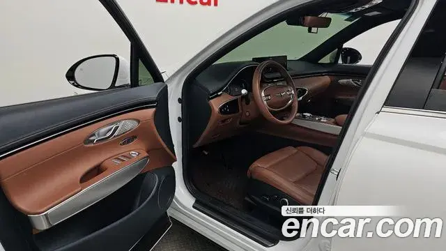 Genesis GV70 2023 — ფოტო 15/35